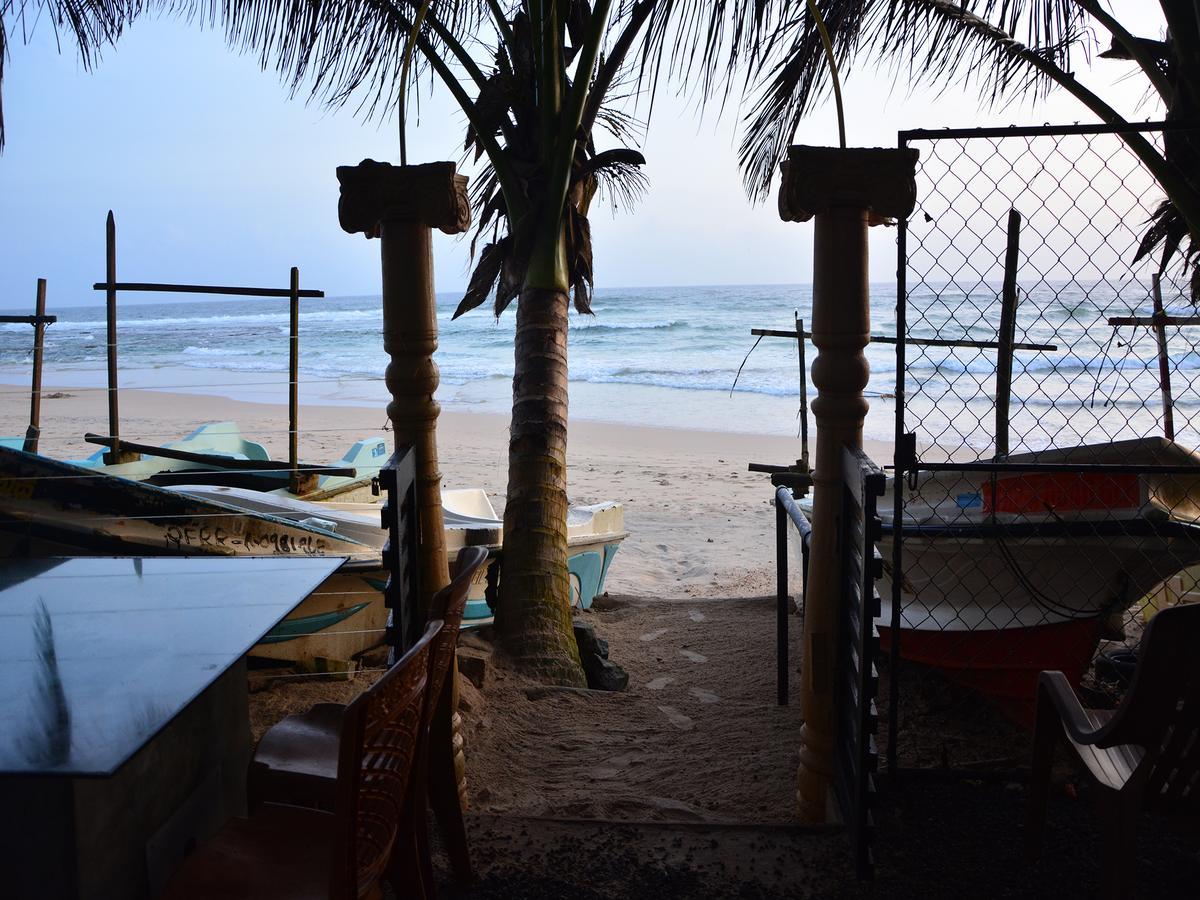 Southern Beach Castle Hotel & Restaurant Ahangama Exterior photo