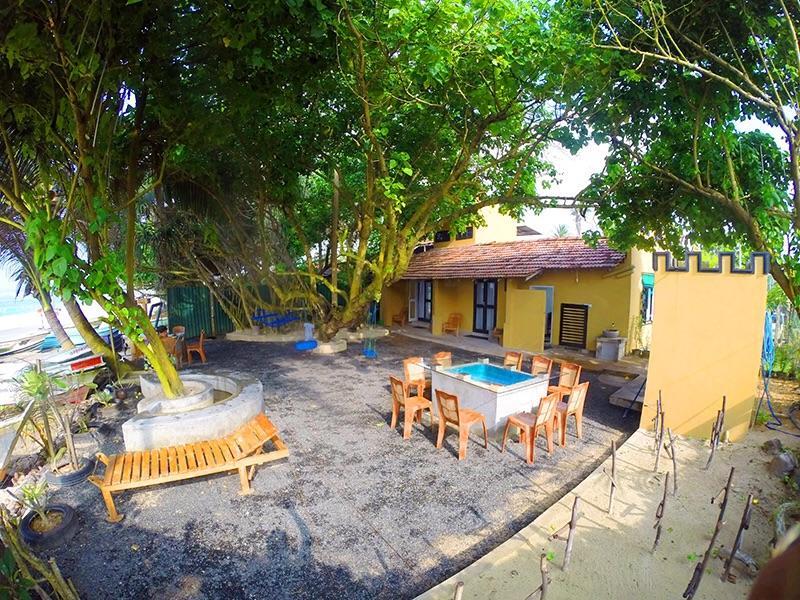 Southern Beach Castle Hotel & Restaurant Ahangama Exterior photo